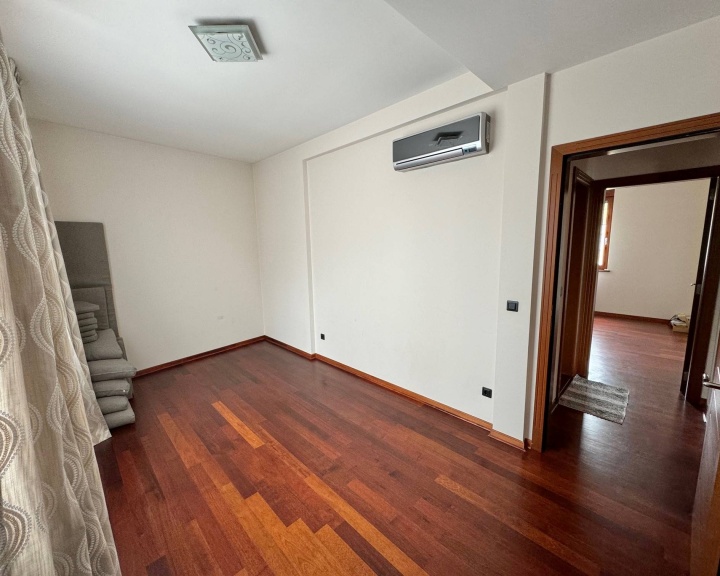 Patrijarha Varnave, Beograd, 11000, 5 Spavaće sobe Spavaće sobe, 6 Sobe Sobe,4 BathroomsBathrooms,Dupleks,Prodato,Patrijarha Varnave,4,1035